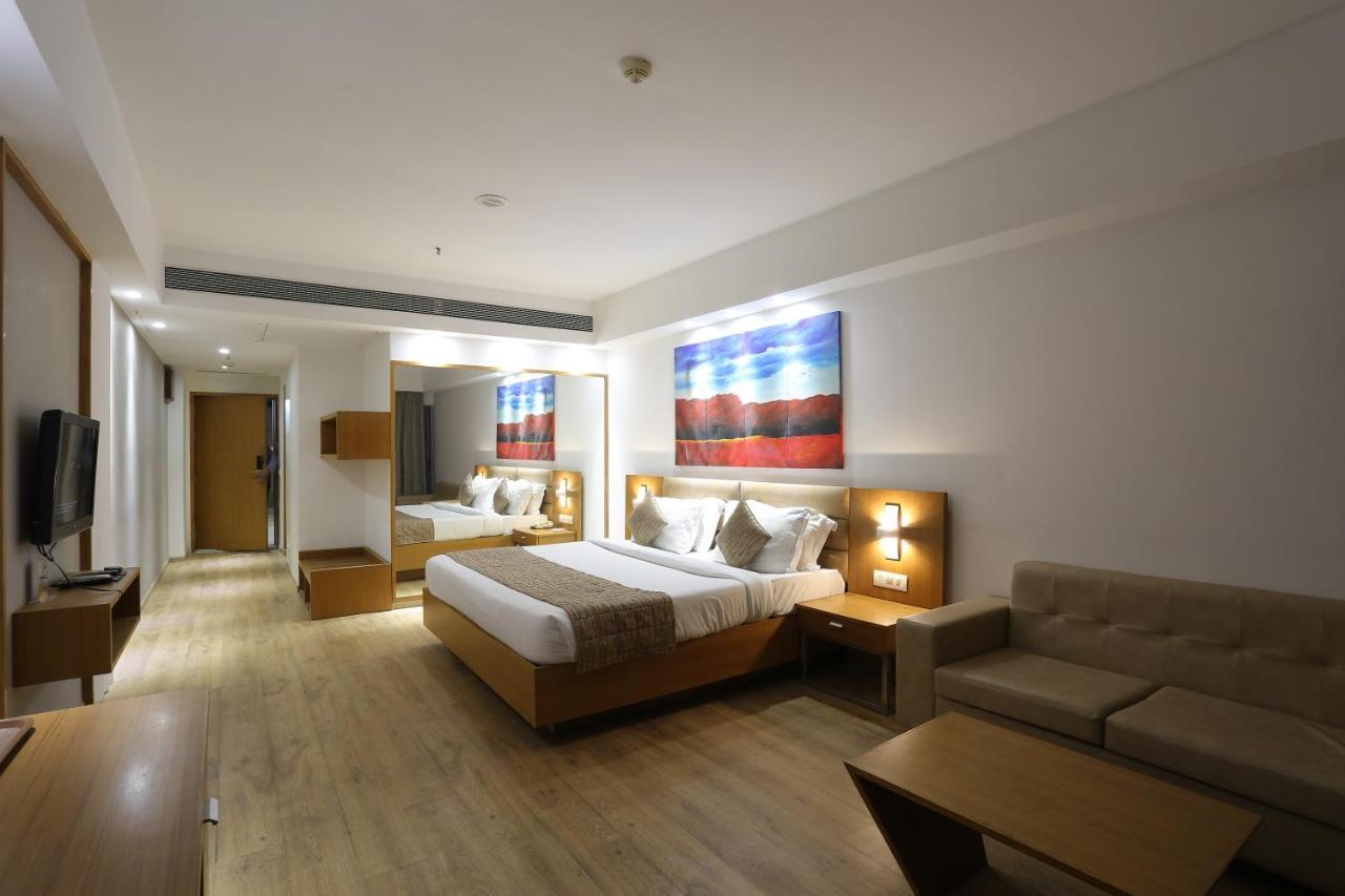 Ymca International Centre Otel Amhedabad Dış mekan fotoğraf