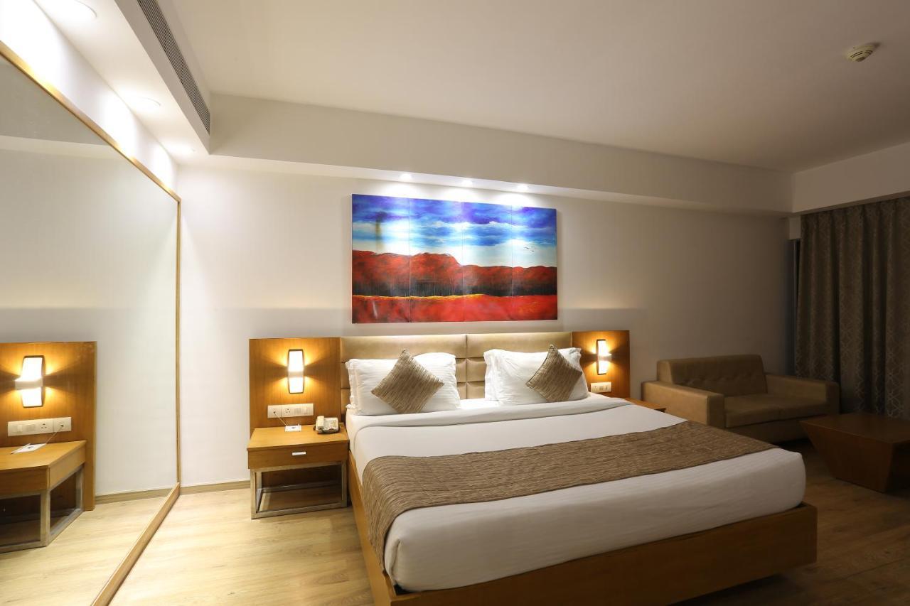 Ymca International Centre Otel Amhedabad Dış mekan fotoğraf
