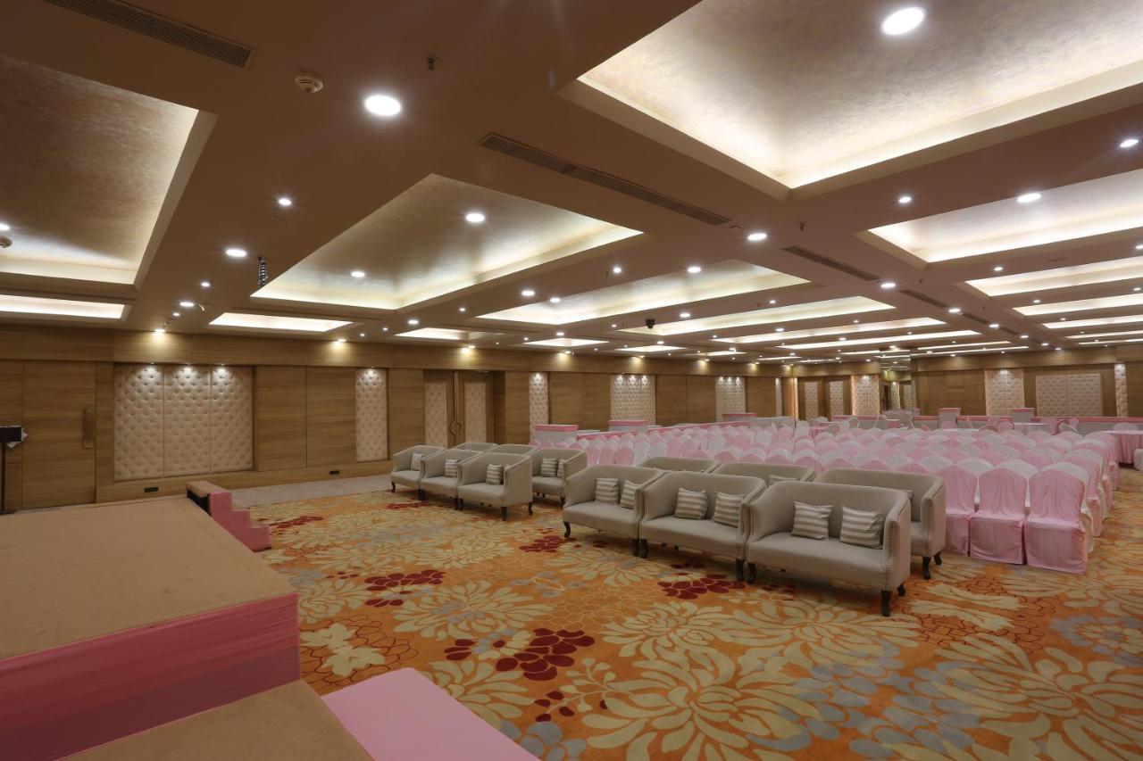 Ymca International Centre Otel Amhedabad Dış mekan fotoğraf