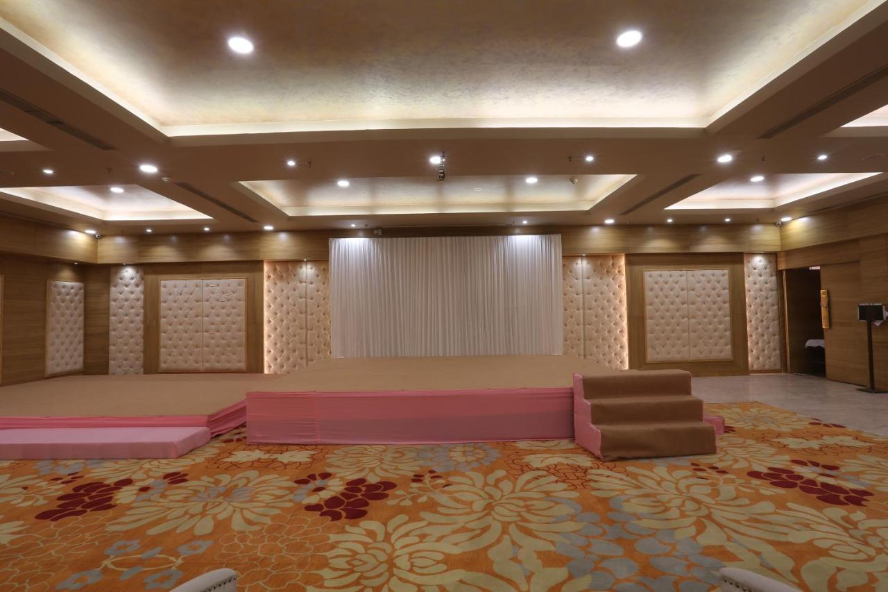 Ymca International Centre Otel Amhedabad Dış mekan fotoğraf