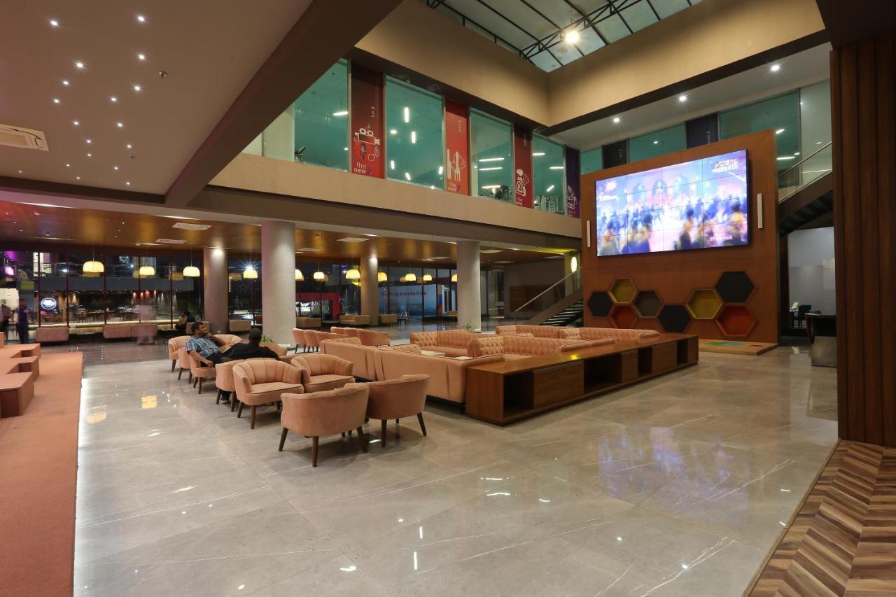 Ymca International Centre Otel Amhedabad Dış mekan fotoğraf