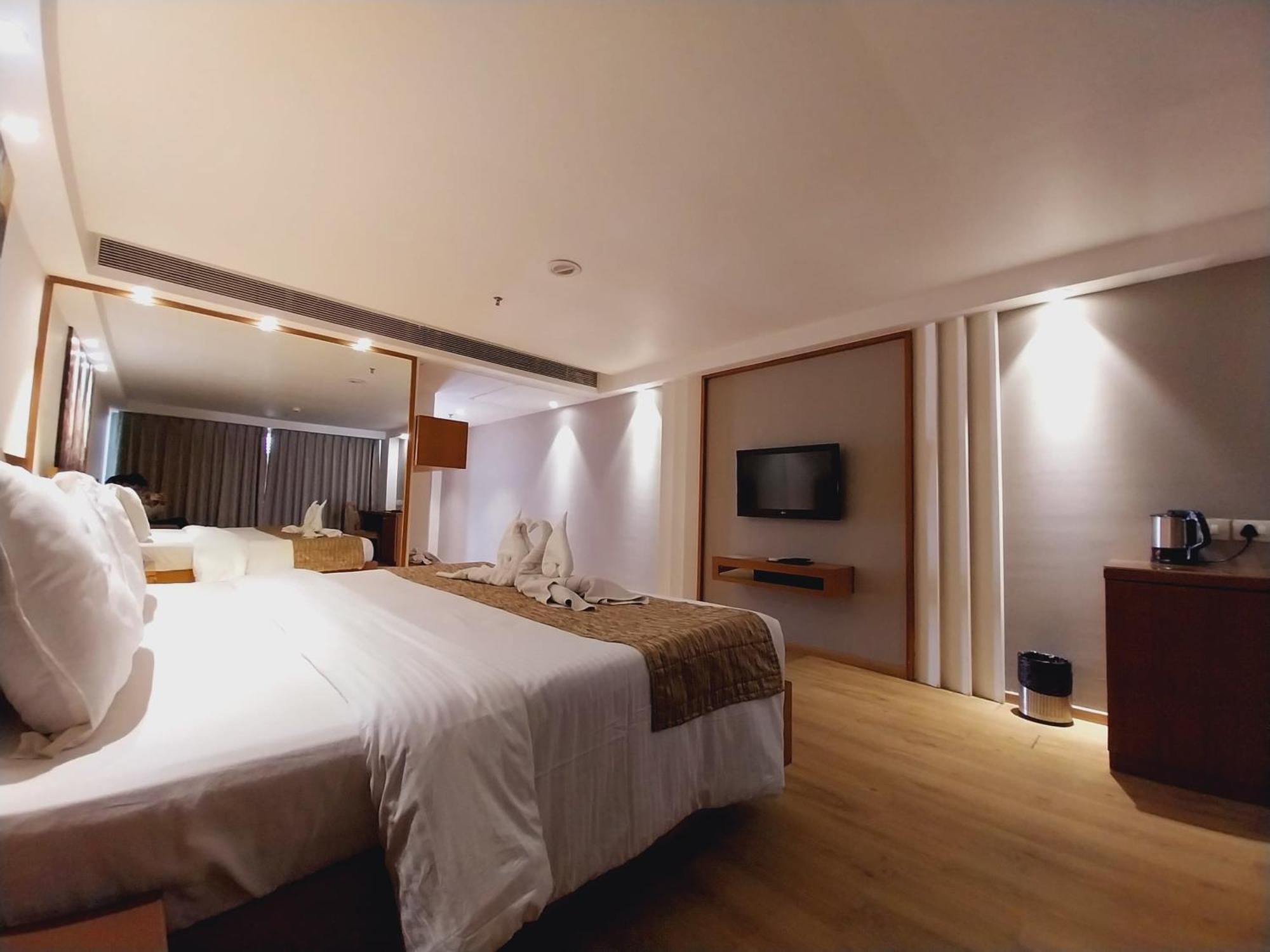 Ymca International Centre Otel Amhedabad Dış mekan fotoğraf